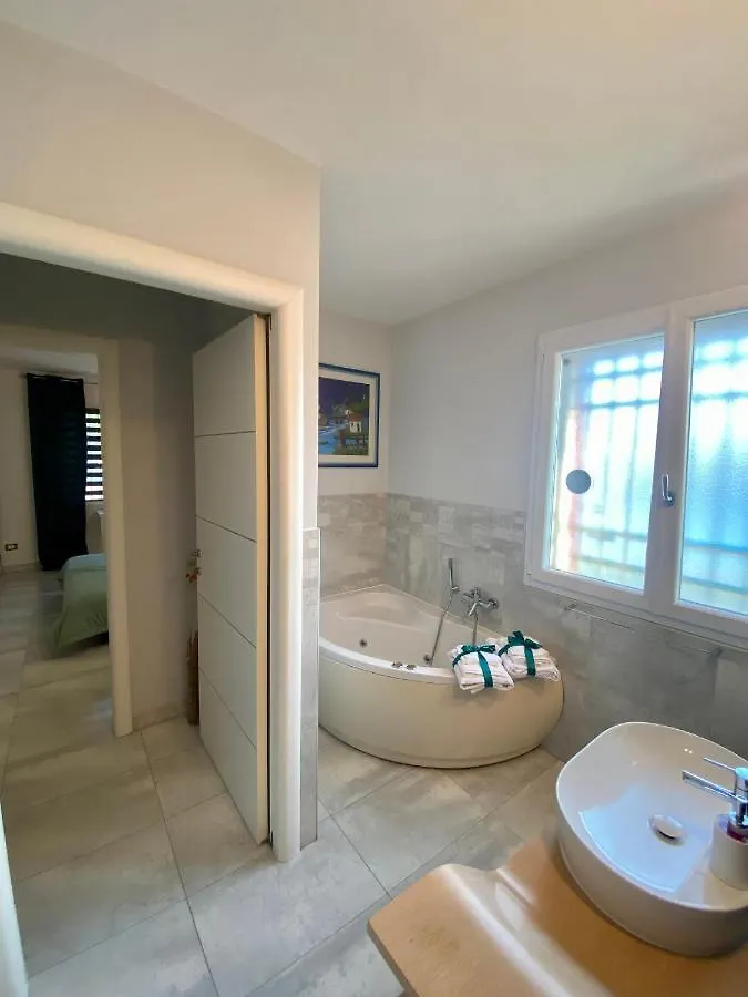Tra Campagna E Mare Bed and Breakfast Lido delle Nazioni 0*,